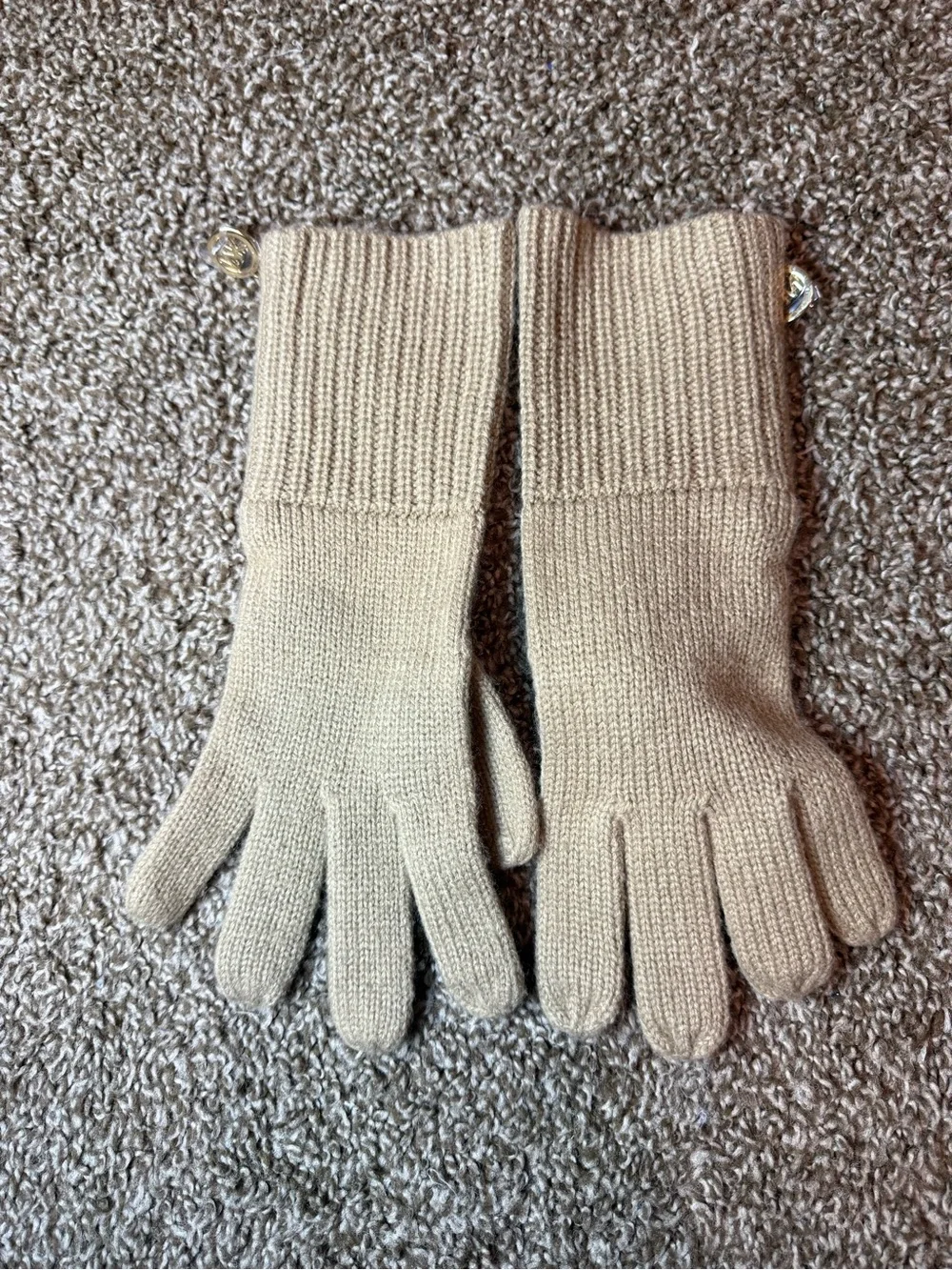 Michael Kors women’s classic knit long cuff gloves